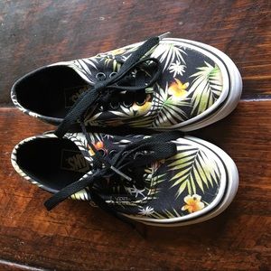 Hawaii five O, adorable kids vans LIKE NEW